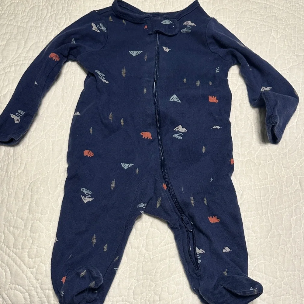0-3 months boy bundle carters onesie,‎ green pants and khaki overalls